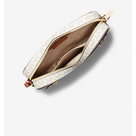 MICHAEL MICHAEL KORS
Jet Set Large Logo Crossbody Bag. Brand new in bag - Picture 2 of 4